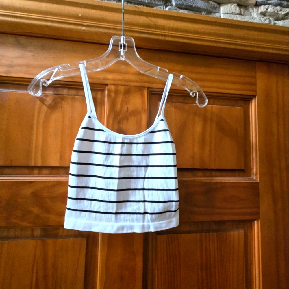 Streetwear Society Black and White Fitted Crop Tank Top Size S